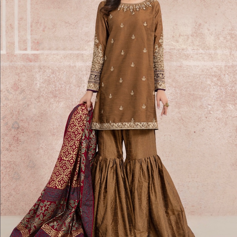 Gold Maria B Gharara